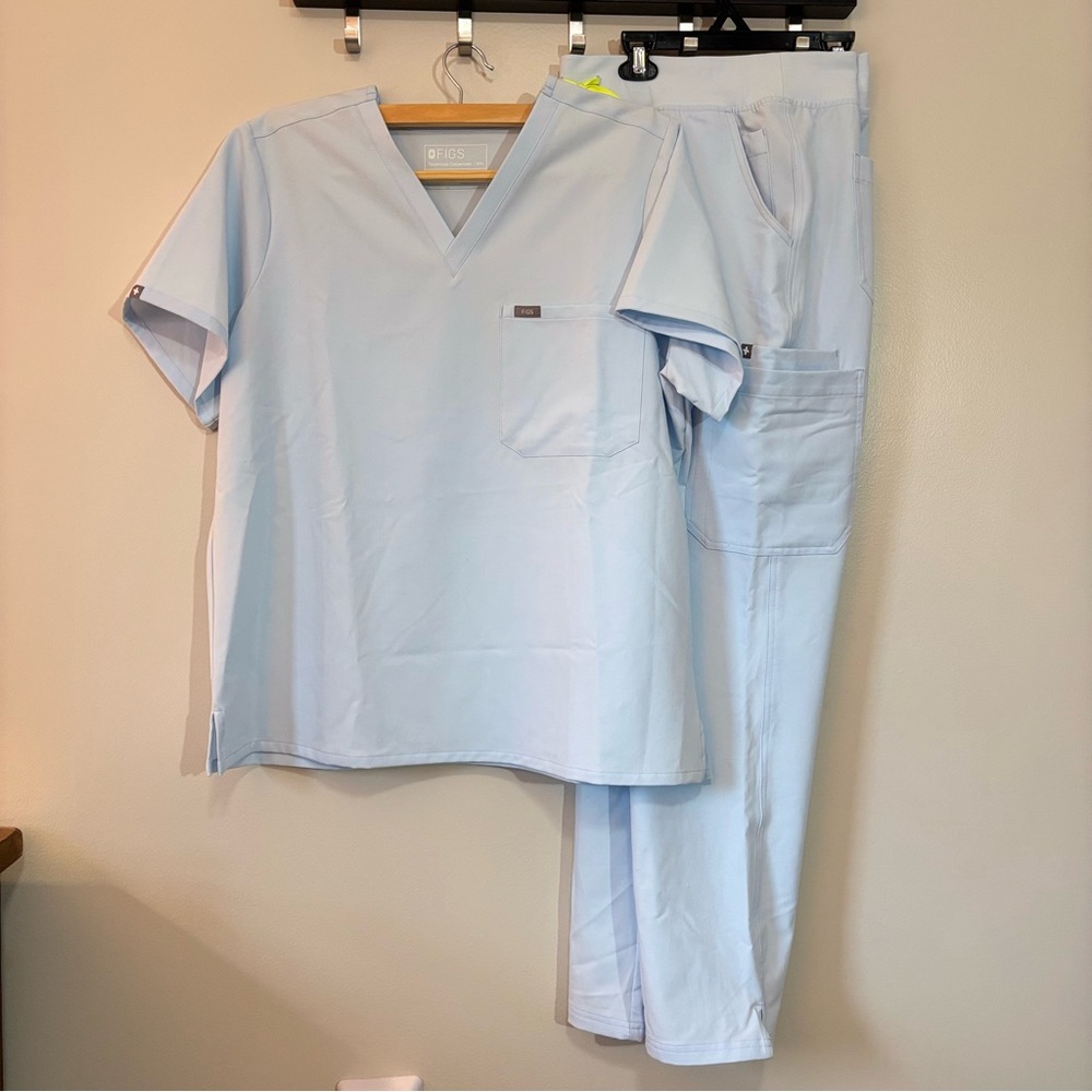 Figs Light Blue Scrub Set with Neon Accents, Technical Collection XXL - Picture 12 of 12